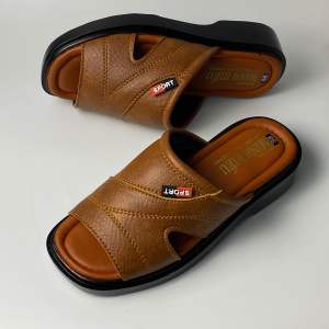 (HCM) Dép Nam trung niên dép nam quay ngang dép nam đế cao 4cm được làm từ chất liệu cao cấp không bong tróc bề mặt trong thời gian sử dụng dép mang êm ôm gọn đôi bàn chân. ĐTM:001