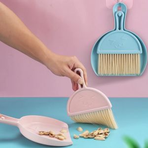 ชุดไม้กวาด พร้อมที่ตักผง ไม้กวาดมินิ ขนาดเล็ก แปรงปัดฝุ่นพร้อมที่โกยผง มีหูเกี่ยว ใช้งานอเนกประสงค์