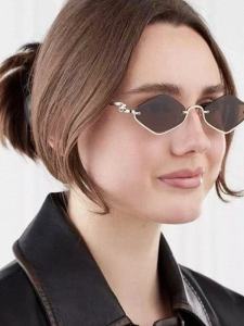 แว่นกันแดดทรงกลมสไตล์ปัง รูปสี่เหลี่ยมขนมเปียกปัง สำหรับผู้หญิง สไตล์วินเทจ เลนส์ PC ไม่เป็นกรอบ เหมาะกับใบหน้ากลม