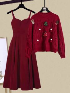 ชุดแฟชั่นธีมคริสต์มาสถักสีแดง ผู้หญิง ฤดูใบไม้ร่วง ชุดสองชิ้นเสื้อคลุมรบปีใหม่พร้อม เดรส และ สายคล้อง เดรส