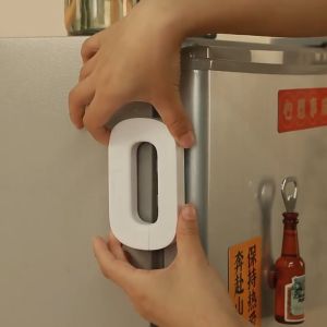 Smilewil Sailektoo Yen หมองเสือประสงค์ ป้องกันการหนีบ เพื่อความปลอดภัยสำหรับเด็ก ตัวล็อคประตูตู้เย็น