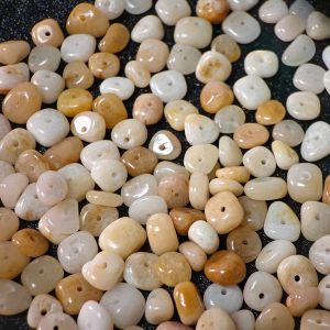 สีเหลืองธรรมชาติ สีขาว หยก หลวม ลูกปัดกลมรูแตกเจาะทำด้วยมือ DIY สร้อยข้อมือสร้อยคอเครื่องประดับอุปกรณ์เสริม