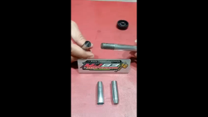 Alat Bantu Pasang Sil Shok beker belakang motor