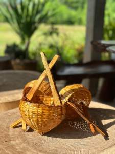 กระเช้าไม้ประดับ น้ำทุ้งตักน้ำ ขนาดเล็ก ตกแต่งสวน กระถางต้นไม้ ราคาถูก(พร้อมส่ง) ขนาด กว้าง 10 สูง 23 เซนติเมตร