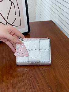 C & K กระเป๋าสตางค์ผู้หญิง กระเป๋า สตางค์ ใบ สั้น หนังพียู ถุงทอ กระเป๋าเงินสามเท่า กระเป๋าใส่บัตร กระเป๋าใส่เหรียญ กระเป๋าใส่เงิน กระเป๋าสตางค์น่ารักมีกระดุม