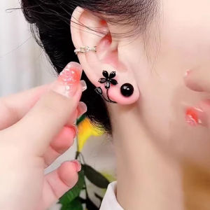 Ka💥S925 Anting Mutiara Bunga Hitam Jahitan Perak Anting Pribadi Mode Kelas Atas