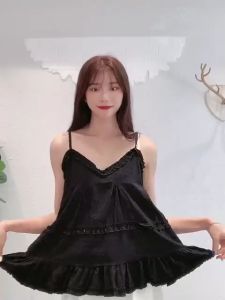 พร้อมส่งร้านในไทย เสื้อสายเดี่ยวที่ใส่แมทซ์กับอะไรก็สวย เสื้อสายเดี่ยวสีพื้น ดีเทลตกแต่งชายระบาย มีเก็บปลายทาง