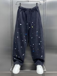 Fashionable Graffiti Design Fleece Lined Loose Fit Mens Sport Pants Autumn Winter Drapey Comfortable Mens Sweatpants