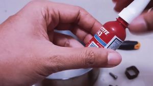 Lem Baut Loctite 243 Threadlocker 10ml Cegah Baut Kendur dan Berkarat
