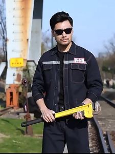 ชุดทำงานยีนส์แฟชั่น ชุดเอี๊ยม แจ็กเก็ตยีนส์ ชุดช็อป ชูดหมีผ้าคอตตอน ชุดหมายความสำคัญ