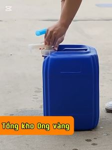 Dụng cụ bơm mật ongchiết rót chất lỏng tiện lợi.