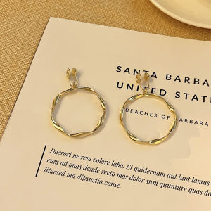 ต่างหูแบบไม่เจาะรูแบบย้อนยุคสไตล์ฮ่องกง ไม่เจ็บ ไม่ต้องเจาะรู ต่างหูแบบวงกลมสำหรับผู้หญิง ฤดูใบไม้ร่วง/ฤดูหนาว ต่างหูแบบโลหะผสม