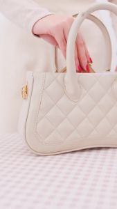 Dompet Wanita Rosche: Desain Elegan & Praktis