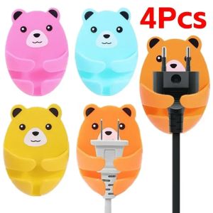 Homior ปลั๊กเสียบสำหรับเก็บของติดผนัง4ชิ้นที่ยึดแบบไม่ต้องเจาะรูที่เสียบสายไฟ Pengait Kabel ในครัวที่แขวนแบบติดได้ห้องน้ำ