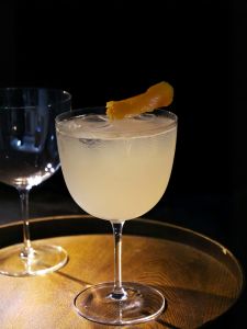 Japanese Style Light Thin High Foot Cocktail Glass Crystal Glass Bar Special Mix Nikkola Chicken Cocktail Cup Pure Color