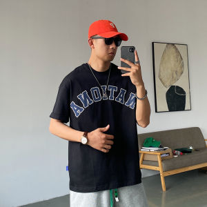 เสื้อยืดแขนสั้นผู้ชายผ้าฝ้ายปักลายสไตล์อเมริกันฤดูร้อน ทรงหลวม สวมใส่สบาย เสื้อยืดคอกลมลายตัวอักษร