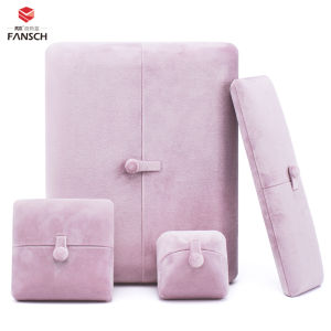 New Double Buckle Velvet Jewelry Box Super Soft Clasp Ring Earring Pendant Box Pearl Necklace Light Purple Fashion Accessories