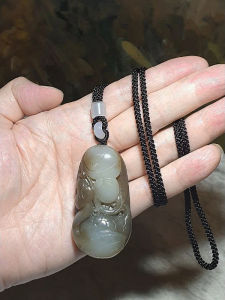 Gegegems Collection premium whitish & caramel brownish Nephrite Goose and Ruyi Jade pendant (with certificate)