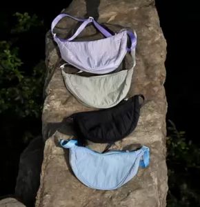 Tas Selempang MOONBAG Pria Wanita Bahan Cringkle