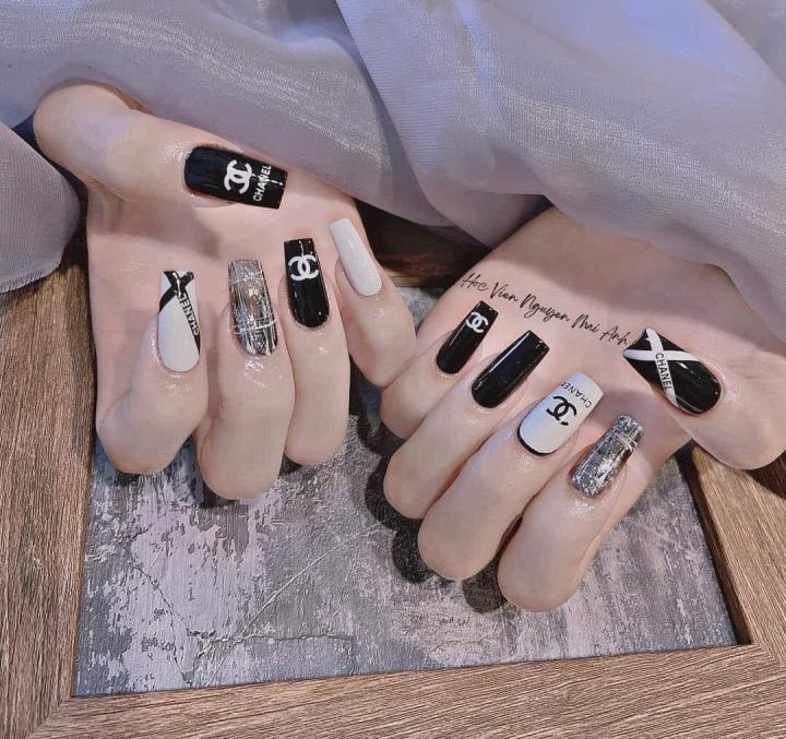 Bộ móng tay Nail box thiết kế màu đen trắng thương hiệu Cha Nel B |  Lazada.vn