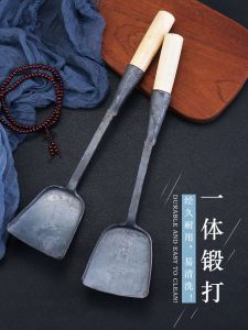 ช้อนตักหม้อเหล็กทำจากมือปั้นหยา ชุดครัวแบบยุคเก่า ตักผัด ไม่มีฝุ่น กันน้ำ ทนความร้อนสูง อุปกรณ์ปรุงอาหารจากจีนแผ่นดินใหญ่