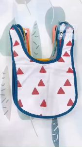 Set yếm vuông/ tròn giữ ấm ngực hoặc tròn xoay 360 độ hạn chế thức ăn rơi vào quần áo/ họa tiết đáng iu