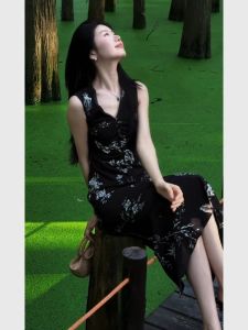DANTING | Beautiful Unique Black Floral Sleeveless Dress