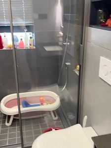 No-drill Bathroom Storage Rack Integrated Towel and Bathrobe Hanger