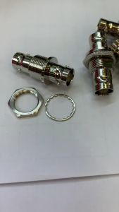 ข้อต่อBNCตรง สำหรับไส่เพลทเพื่อไส่ชุดย้ายเสาไมค์ลอยแบบเขี้ยว