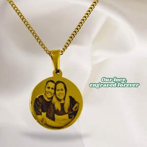 Personalized Couple Photo Engraved Necklace Custom Gold Pendant – Romantic Gift for Anniversary