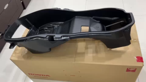 81261K04930 กล่องเก็บของอเนกประสงค์ FORZA300