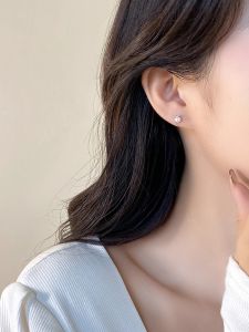 Fashionable Minimalist Imitation Pearl Stud Earrings Unique Design Ear Cuff Jewelry Stylish Personalized Dainty Hoop Earrings