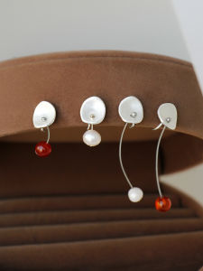 Artistic Freshwater Pearl Matte Silver Frosted Red Agate Mosquito Coil Tray Clip-On Earrings Versatile for Art Students