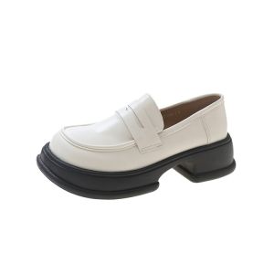 รองเท้าแตะหนังสีขาวแบบสวมหัวกลมสไตล์ย้อนยุคสไตล์อังกฤษ ฤดูใบไม้ผลิและฤดูใบไม้ร่วง รองเท้าแตะพื้นหนาสำหรับผู้หญิง