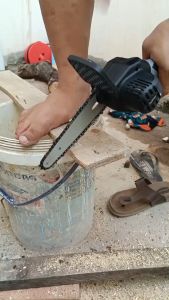 COD Taffware Gergaji Mesin Senso Cordless Chainsaw 21V 4 Inch 800W - D2605 / gergaji mesin senso mini listrik ringan cas chainsaw elektrik 4 inci 800 watt  potong kayu murah dan berkualitas kuat tahan banting