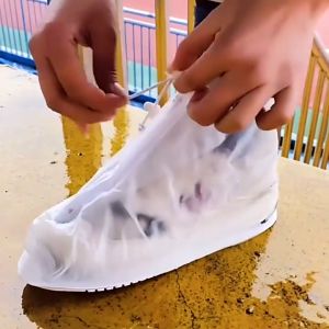 ชุดคลุมรองเท้ากันฝน PVC หนาพิเศษ สำหรับผู้ใหญ่ ใช้ได้ทั้งชายและหญิง