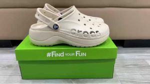 Giày sục crocs chuẩn xịn chống hôi chân nhựa tế bào êm mềm siêu bền đi mưa lội nước đi biển Crocs Baya platfrom đế cao 5cm màu kem Giày Crocs Mùa Xuân Vừa Vặn Eu 35-40 - Lazada