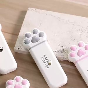 Portable Cat Paws Pill Box with 3 Compartments Silicone Organizer for Daily Medication Management at Home and Travel