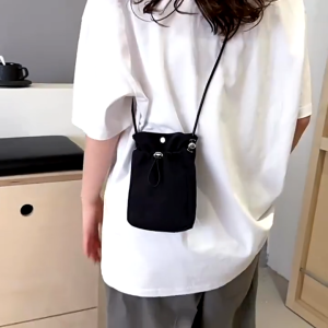 koreafashionshop(KR2107) กระเป๋าสะพายข้างใบเล็ก ผ้าไนล่อนทรงถุง