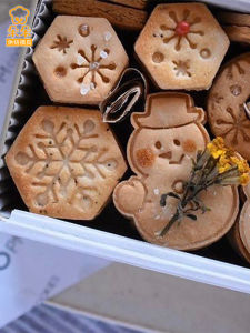 Cartoon Christmas Snowman Cookie Baking Tool 3D Press Sugar Art Baking Mold Christmas Theme Kitchen Cooking Utensils