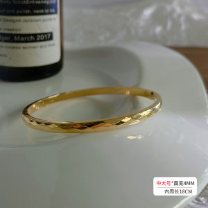 Ladies Titanium Steel Bracelet Non-Fading High-End Elegant 18K Gold Plated Lightweight Luxury Golden Inheriting Fashion Jewelry