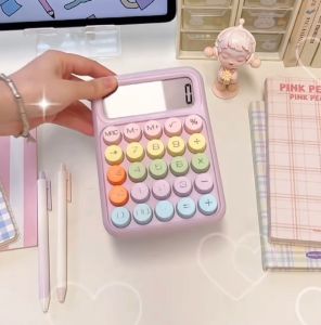 เครื่องคิดเลข สีลูกอม นักเรียนหญิง สำนักงาน น่ารัก การเรียนรู้ อุปกรณ์เครื่องเขียน คีย์คอมพิวเตอร์ ที่มีสีสัน สำหรับเด็ก
