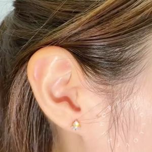 (H3)三角形钻Triangular medical Titanium steel ear bone nails real zircon diamond nails mini do not fade三角形耳钉防敏感