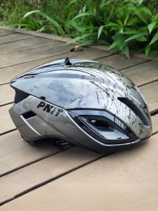 หมวกกันน็อคปั่นจักรยานทางไกลระบายอากาศได้ดีสำหรับจักรยานเสือภูเขาแบบปั่นจักรยานทางไกล หมวกกันน็อคป้องกันแรงกระแทกแบบป้องกันแรงกระแทก