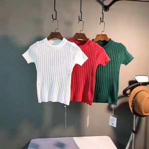 Plain Knitted Blouse: A Versatile Choice for Women