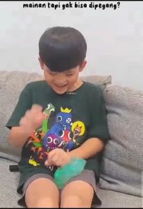 CATCH THE MONSTER WATER SNAKE JELLY MAINAN Air Licin Viral