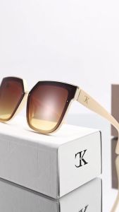 European and American retro womens large square frame sunglasses/mens street photography versatile fashion anti-ultraviolet sunglasses