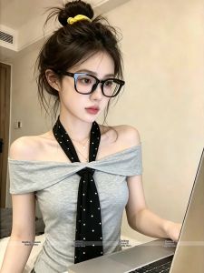 Flattering Slim Grey Off-Shoulder T-shirt