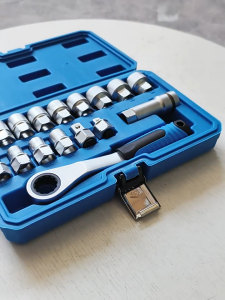 Car Repair Ratchet Socket Set 17PCS With Extension Bar And Screwdriver Bits