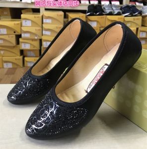 รองเท้าผ้าใบแบบสวมหัวแหลมสำหรับผู้หญิง สวมใส่สบาย กันลื่น ดีไซน์เรียบง่าย สไตล์หวาน ดีไซน์เพชร รองเท้าทำงานสีดำ